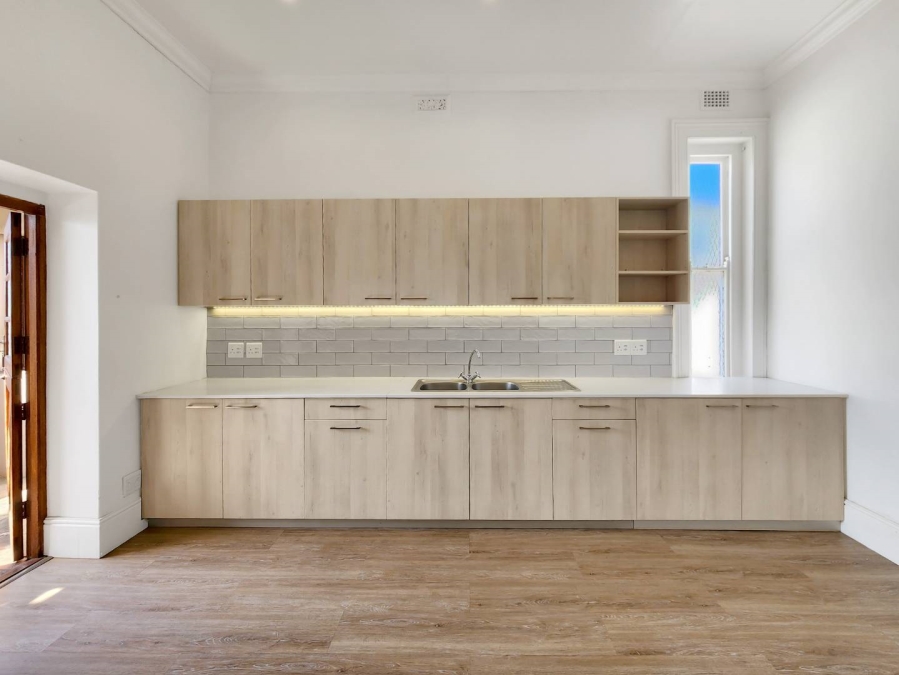 To Let 3 Bedroom Property for Rent in Sea Point Western Cape